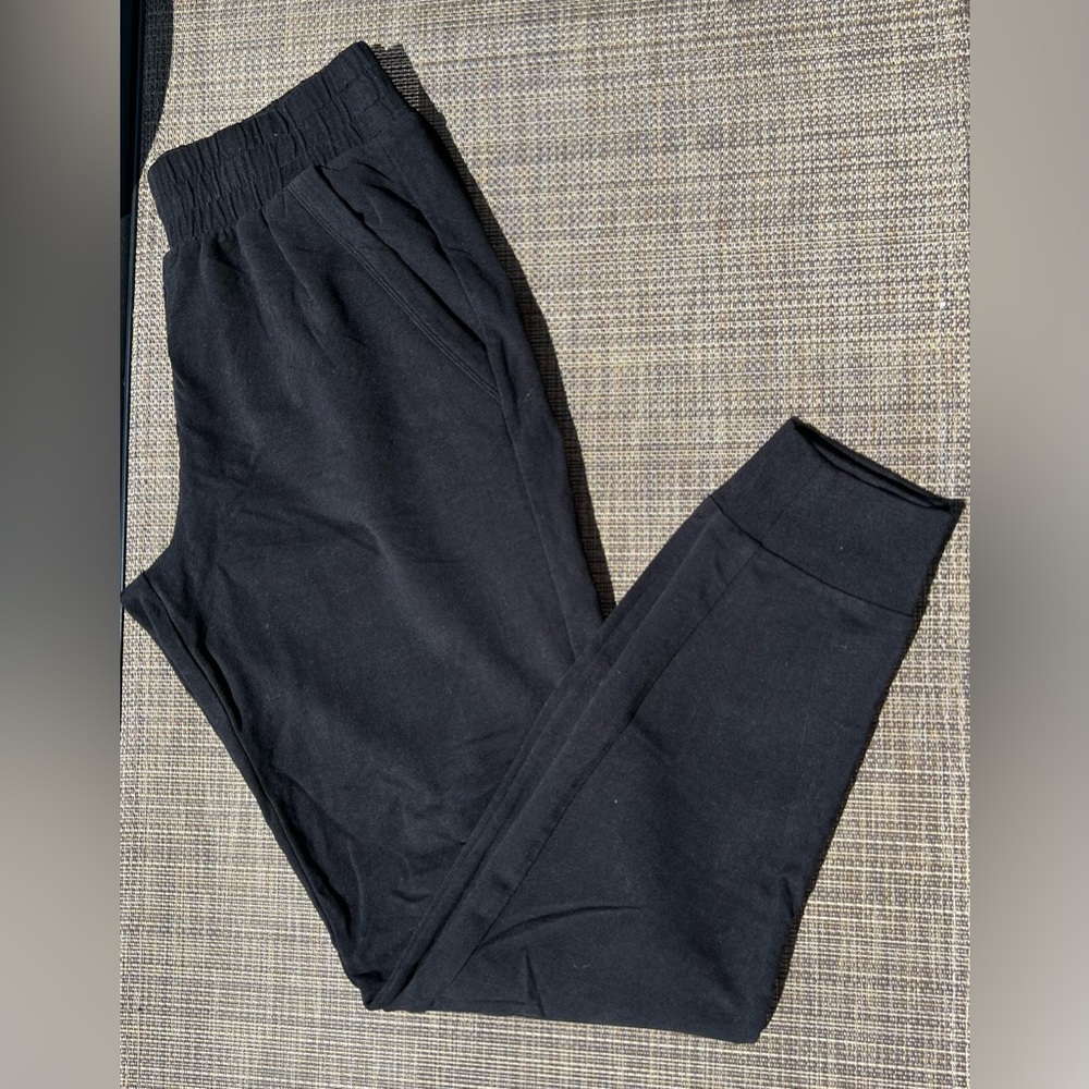 Alo Yoga joggers